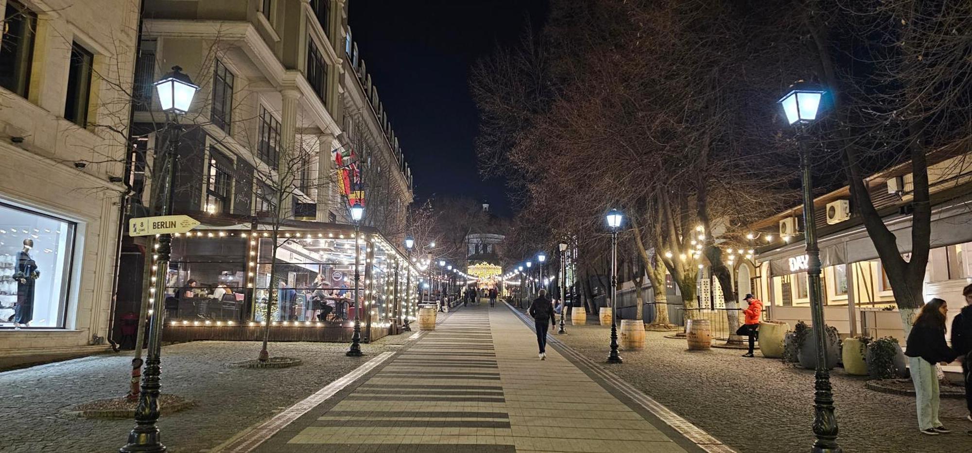 צ'יסינאו Park & Pedestrian Zone Apartment For4 מראה חיצוני תמונה